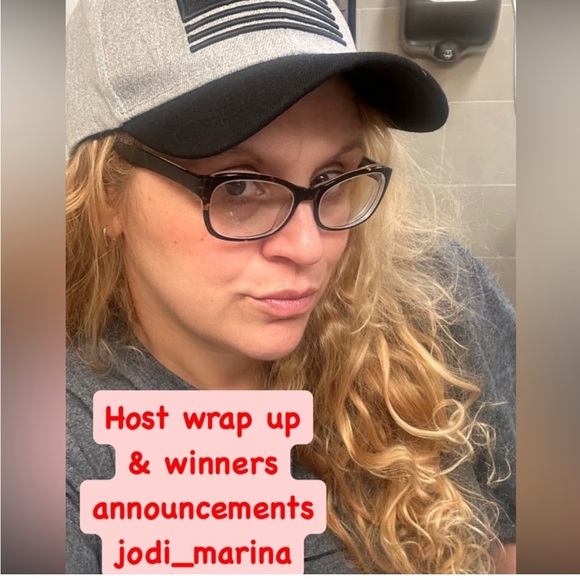 PASS THE MIC: 12/7 🎤😆 CLOSET TRAIN - Picture 6 of 7